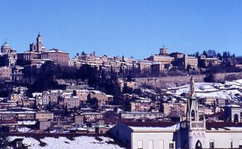 Bergamo in uno specchio