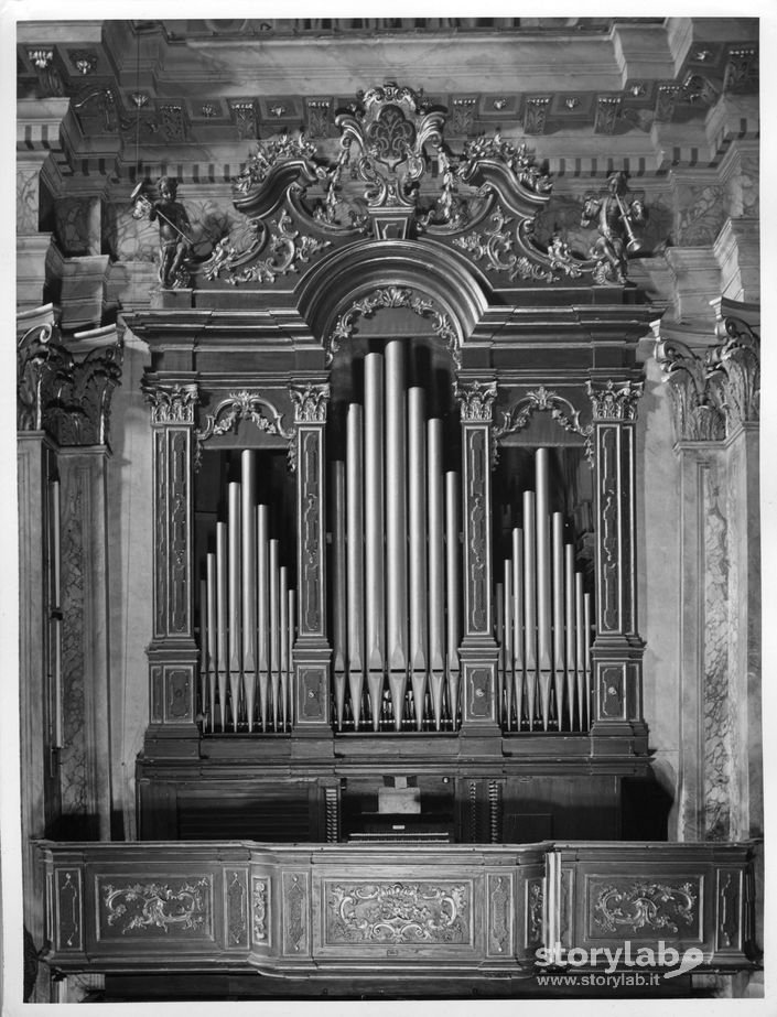 Organo nella Chiesa di Clusone