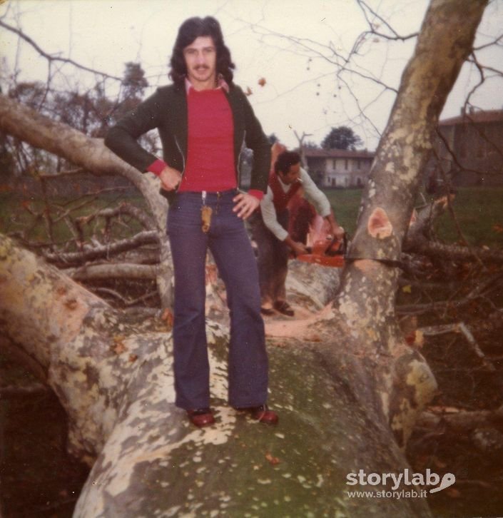 Foto ricordo con l'Albero della Libertà