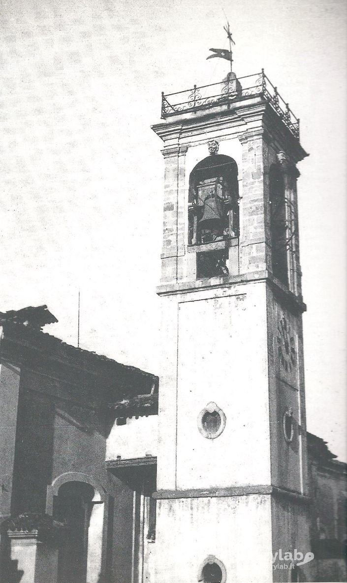 Il Vecchio Campanile Della Chiesa Di Santa Caterina