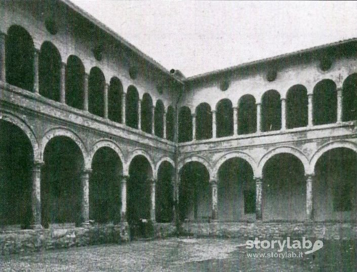 Chiostro S.Marta Prima Dei Restauri Nel 1936