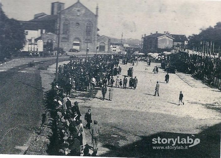 La Fara Durante La Coppa Città Di Bergamo Nel 1935 Vinta Da Nuvolari