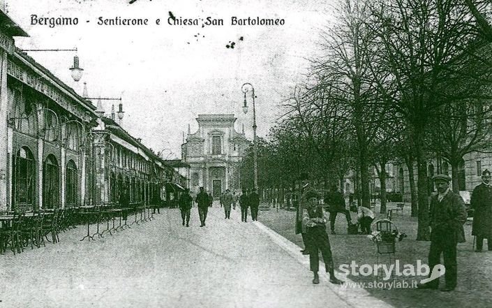 Il Sentierone Con I Suoi Famosi "Caffè" 1914