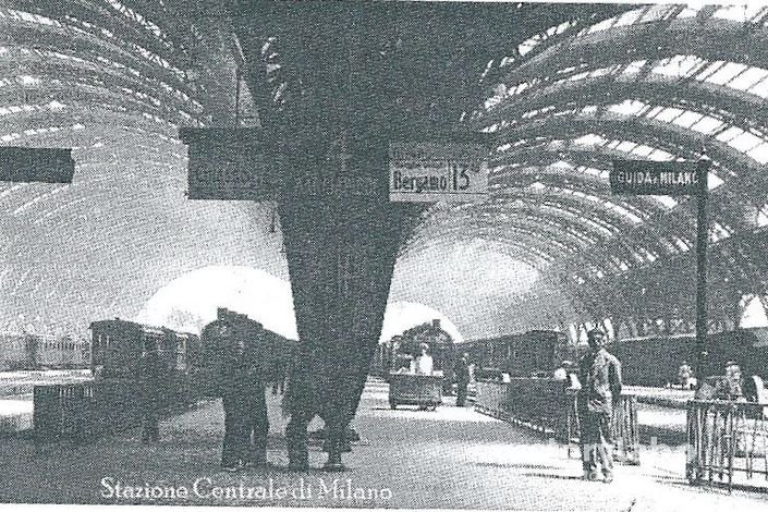 Stazione Milano Centrale Con Treno Per Bergamo