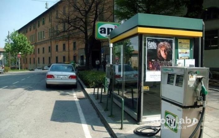 Distributore Benzina a Colle Aperto