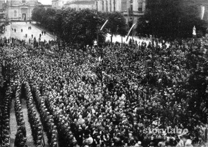 Raduno sul Sentierone 1935