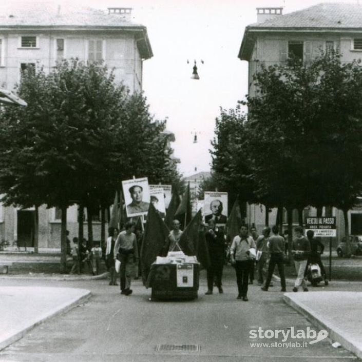  Malpensata. Anni '60. Manifestazione Di 'Servire Il Popolo'