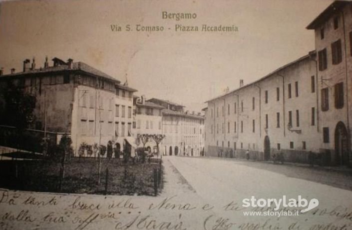 Via S. Tomaso - Piazza Davanti All'Accademia Carrara