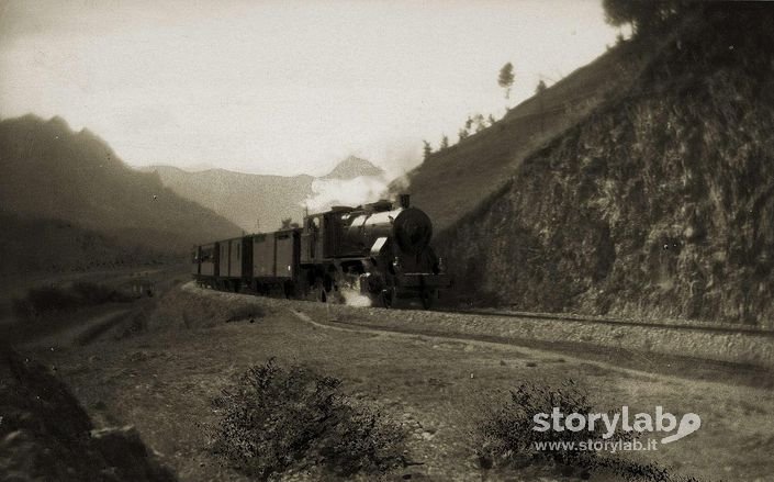 Passaggio del treno a Clusone