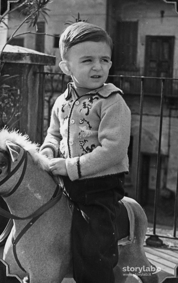 Cavallo A Dondolo, 1947