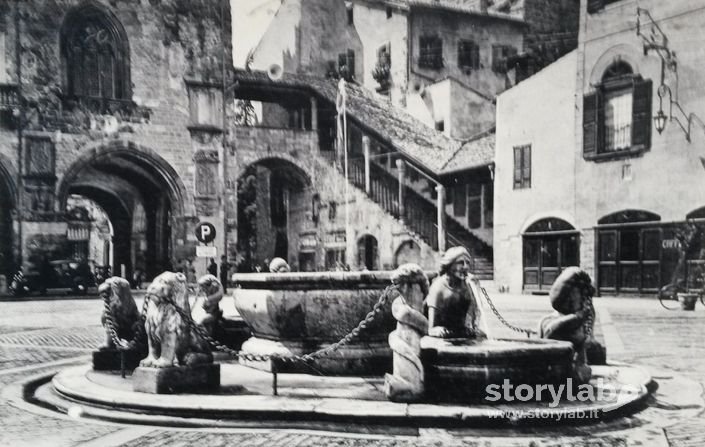 Sirena In Piazza Vecchia 1941