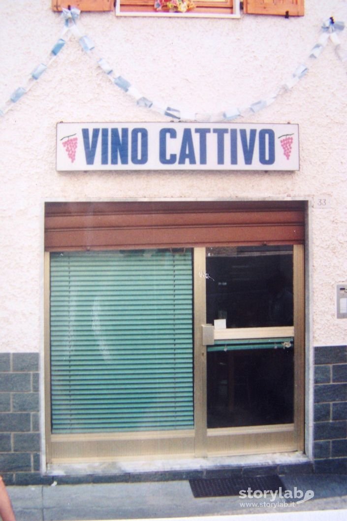 Insegna Su Osteria Del Vino Cattivo