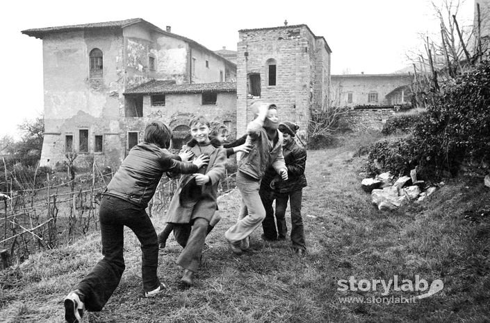 Giochi di ragazzi al Complesso di Astino