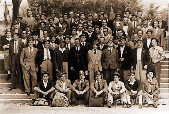 1948-Luglio-Alpini Di Clusone In Congedo Partenza Per Brescia