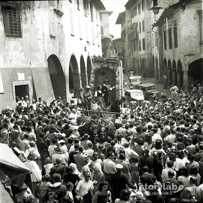 Spettacolo Offerto Dal Ducato Di Piazza Pontida Di Bergamo