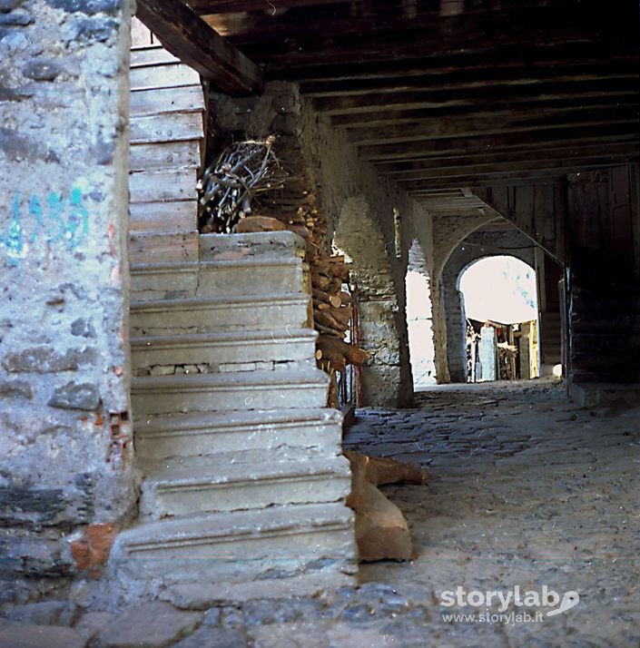 Scorcio Di Un Portico A Piazzolo