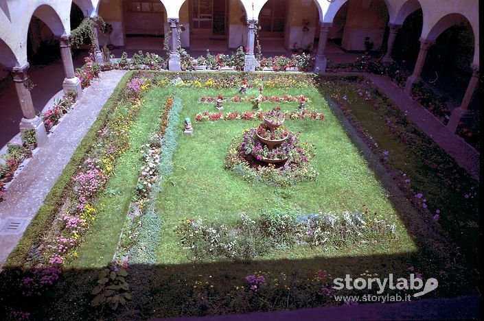 1974-Clusone-Chiostro Del Ex Collegio A.Maj