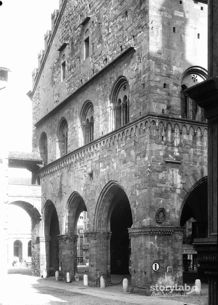 Palazzo In Piazza Vecchia