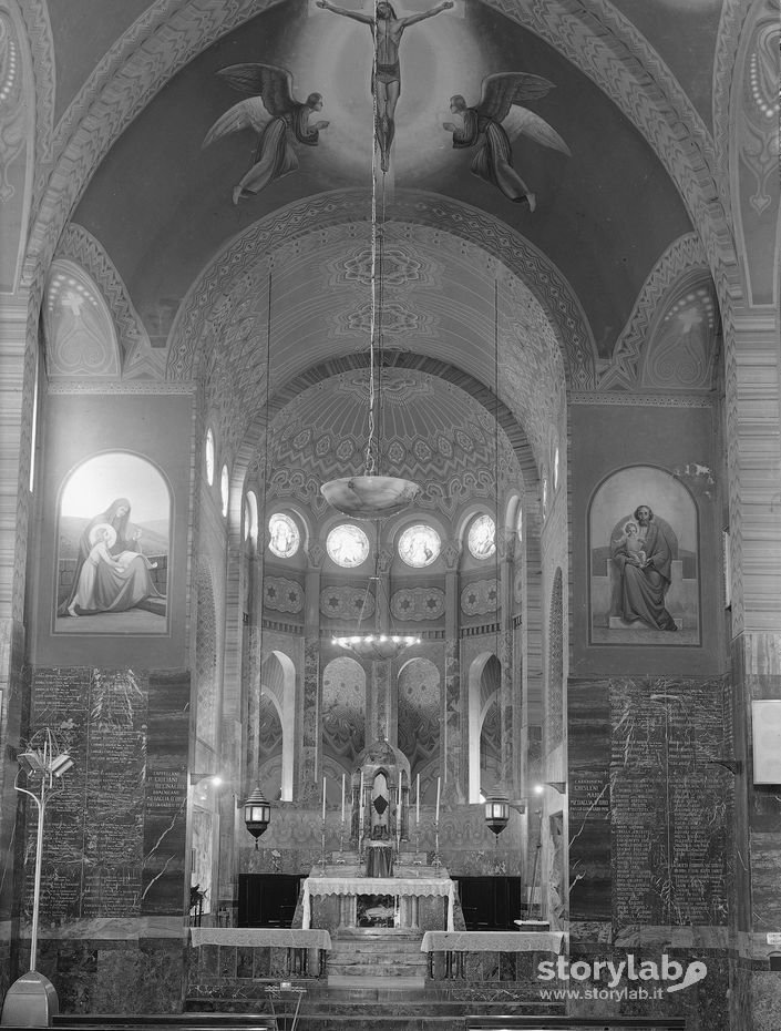 Interno Chiesa – Altare, Affreschi