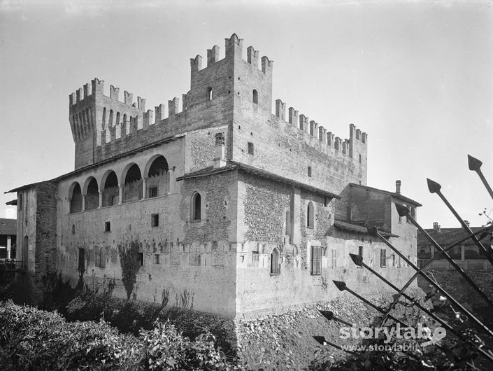  Castello Malpaga