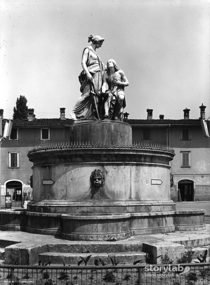 Fontana Di Piazza Cavour